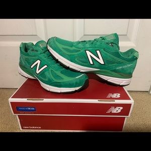 New Balance Men’s 990v4